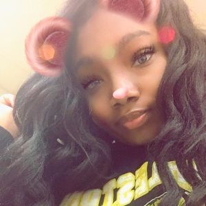 Meet your Posher, Nakeycia